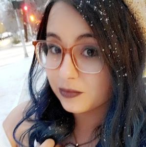 Meet your Posher, Andrea